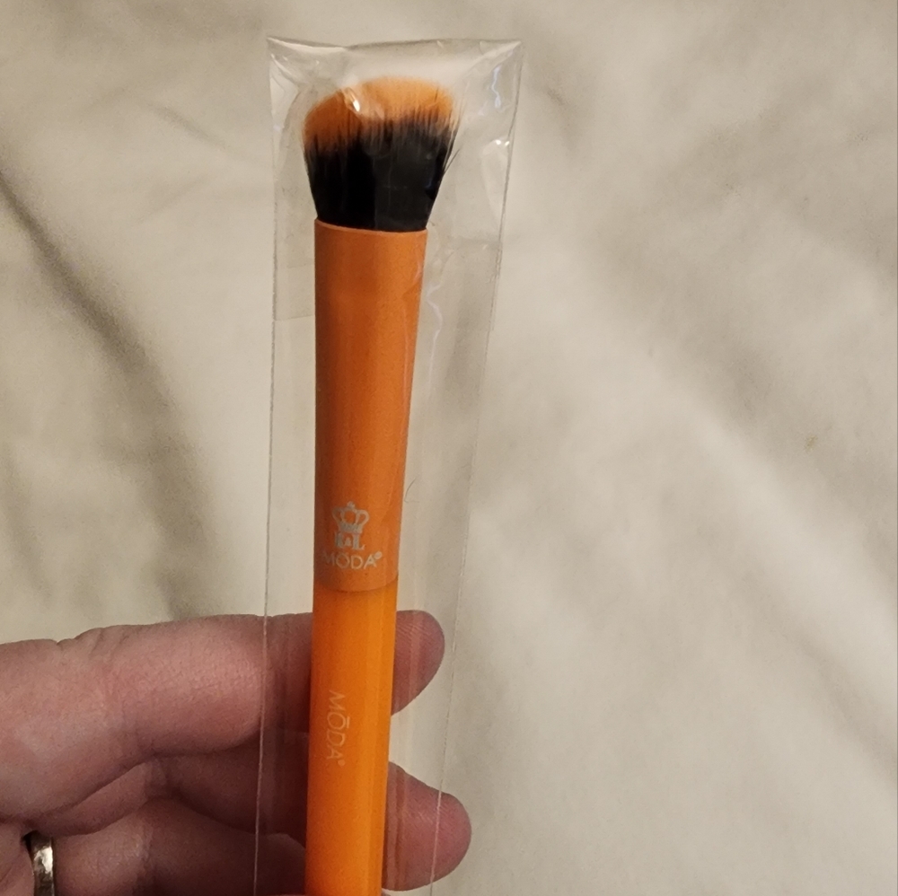 2 Moda Brushes - Picture 4 of 4